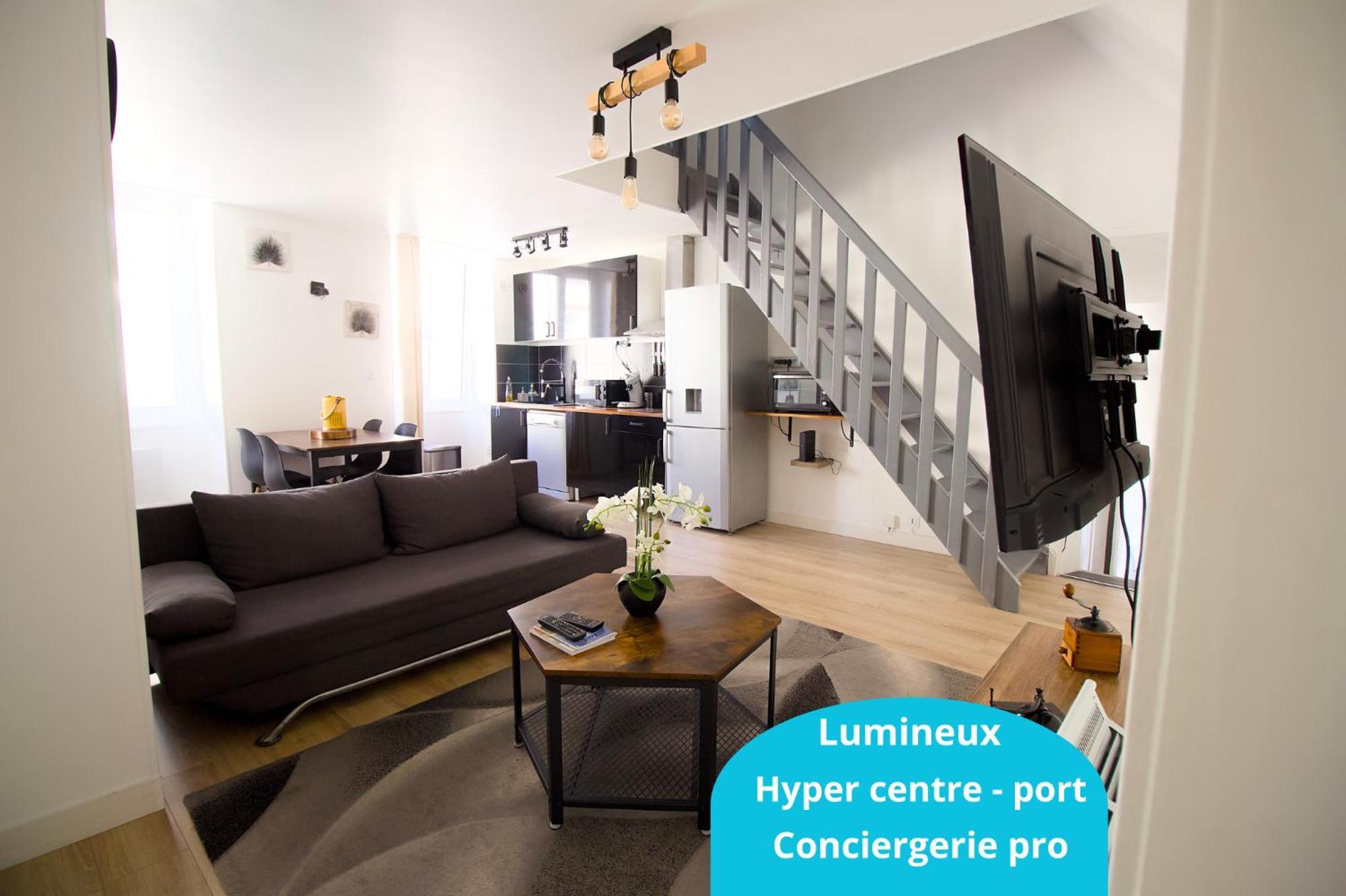 Triplex Lumineux A Cherbourg, Hyper Centre, 2 Pas Du Port & Vie Nocturne, Intendance Luxury Host Exterior photo
