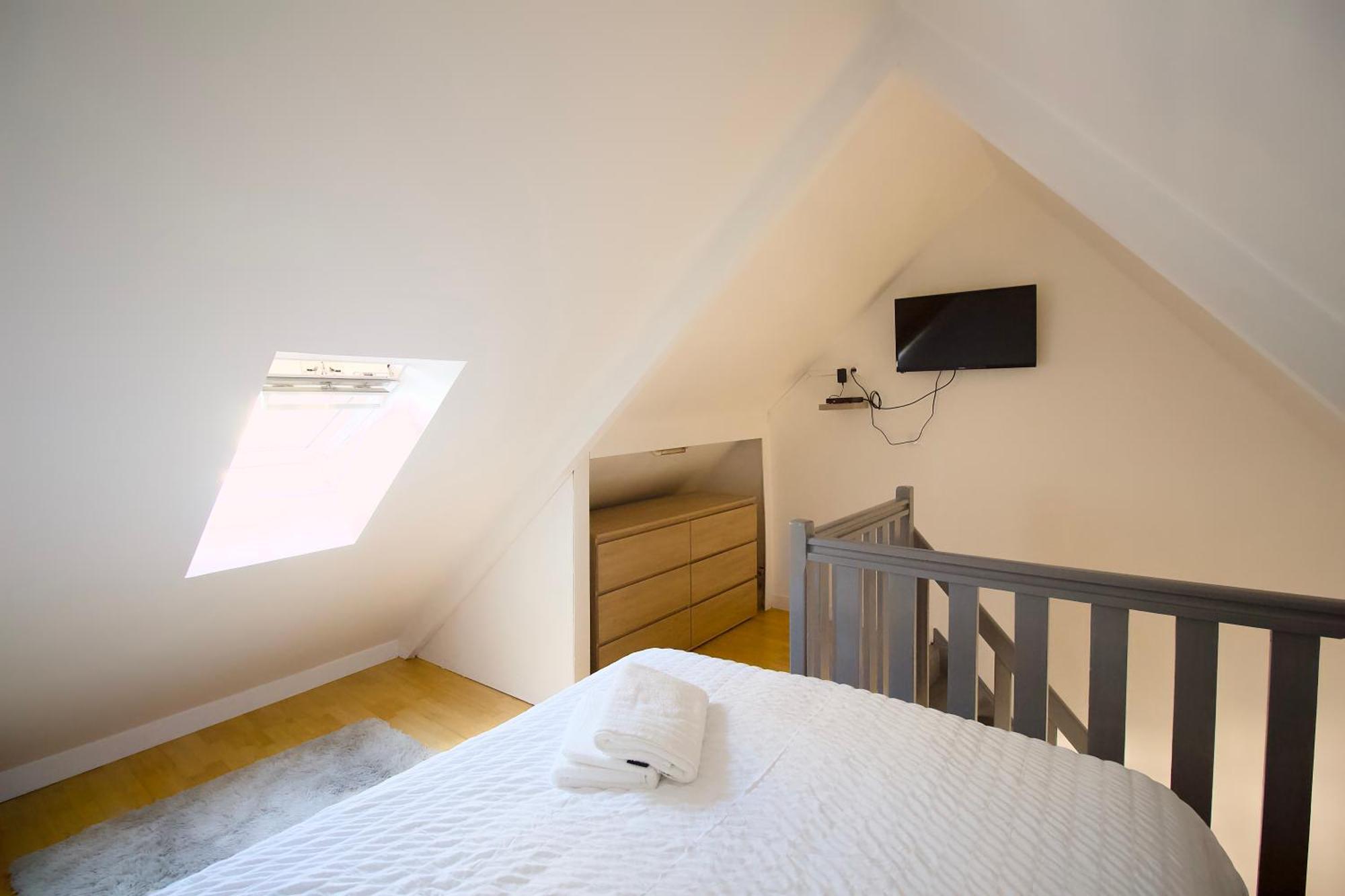 Triplex Lumineux A Cherbourg, Hyper Centre, 2 Pas Du Port & Vie Nocturne, Intendance Luxury Host Exterior photo
