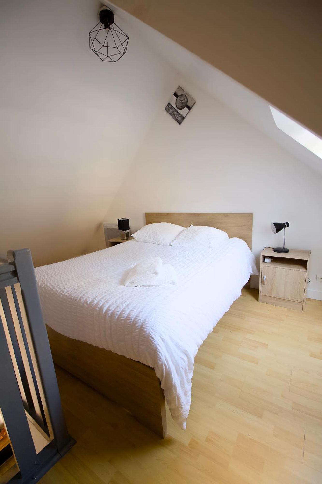 Triplex Lumineux A Cherbourg, Hyper Centre, 2 Pas Du Port & Vie Nocturne, Intendance Luxury Host Exterior photo